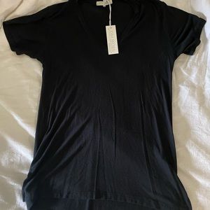 Joah brown v-neck tee in black